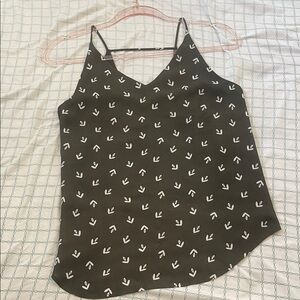 LOFT Black and White Camisole with Leaf Pattern ( XSP )